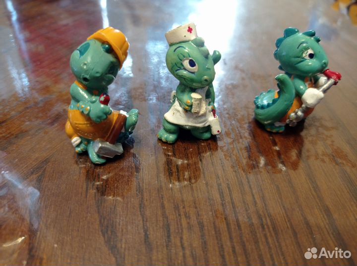 Игрушки киндер сюрприз 90-е