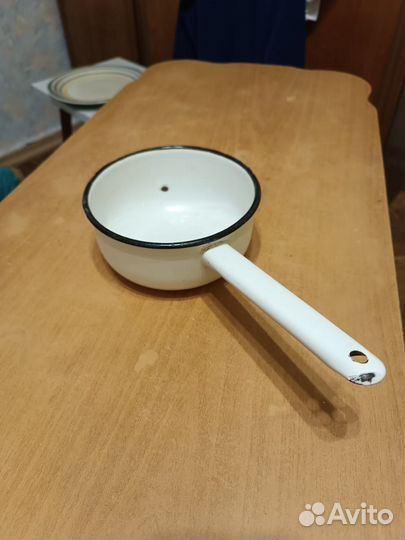 Две кастрюли и Ковшик