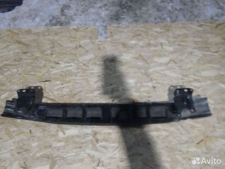 Усилитель переднего бампера skoda fabia 1