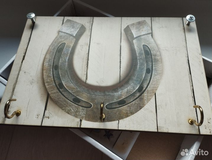 Ключница настенная