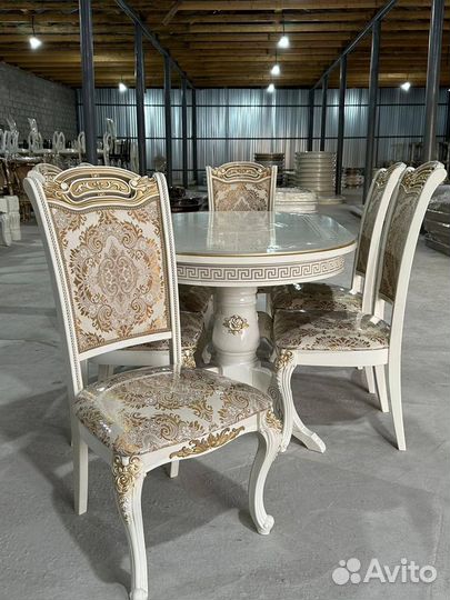 Столы и стулья. в наличии