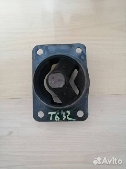 Подушка крепления двигателя Suzuki SX4