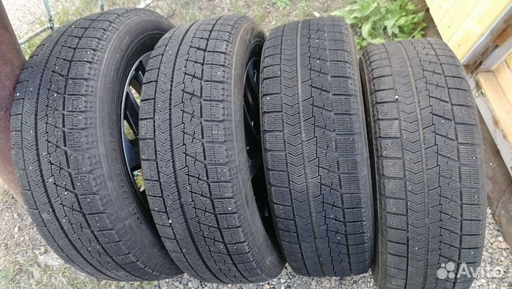 Bridgestone Blizzak VRX 205/60 R16 92S