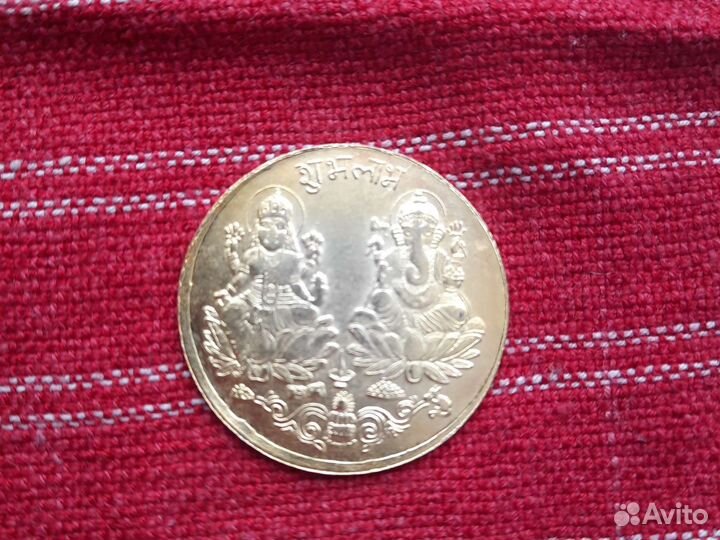 Индийская монета жетон на удачу Лакшми Ганеша