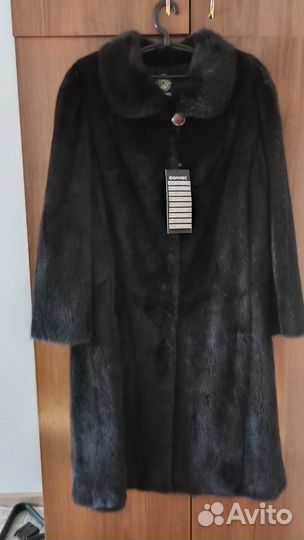 Продам норковую шубу новая