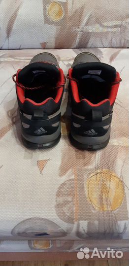 Кроссовки зимние