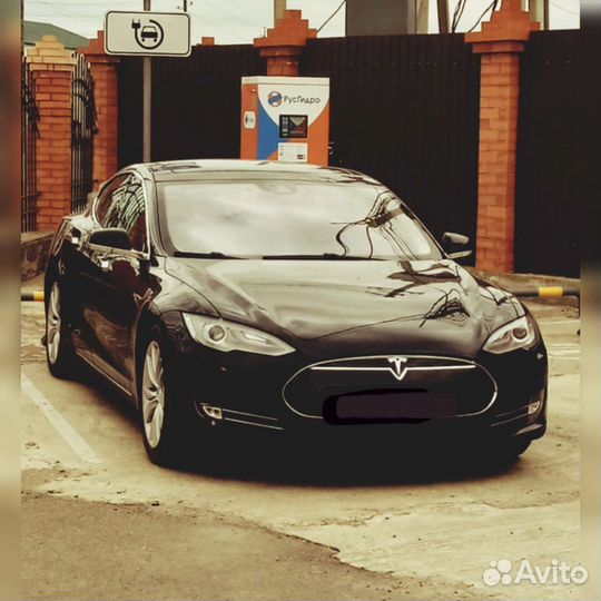 Tesla Model S AT, 2014, 105 664 км