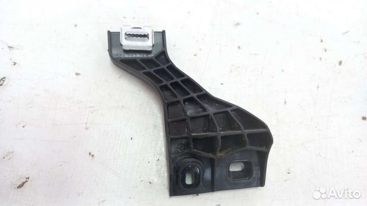 Кронштейн консоли правый Skoda Karoq