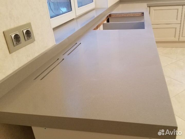 Столешница из камня Hi-Macs Pearl 230х60