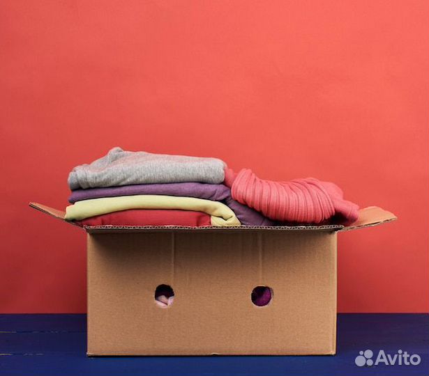 Коробка с вещами 40-42 размера