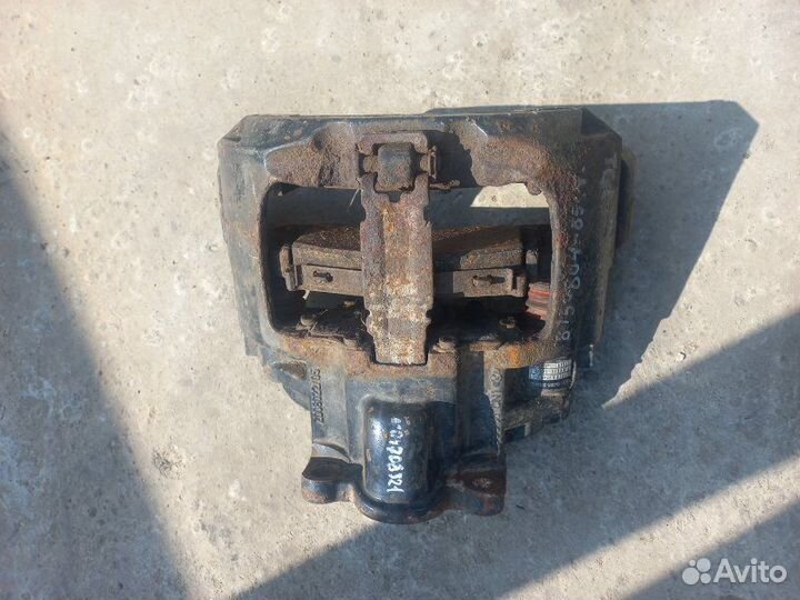 Суппорт тормозной передний правый Man Tga