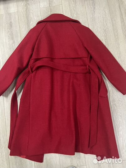 Пальто красное