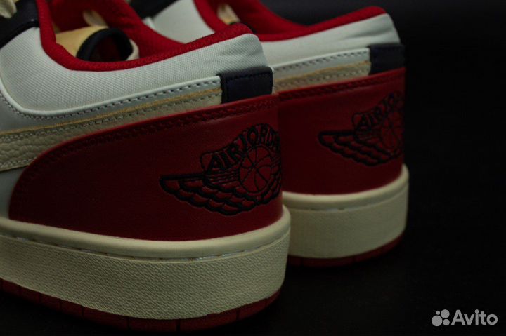 Air Jordan 1 Retro Low OG Chicago