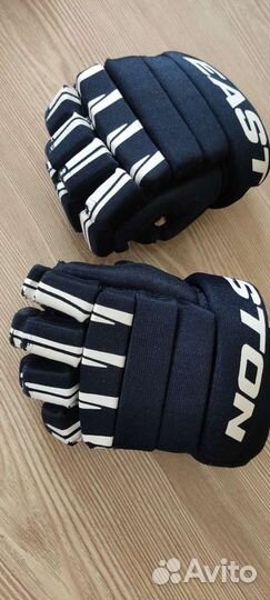 Хоккейный набор(шлем,краги,защита для шеи,майка)