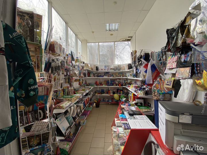 Продавец в магазин канцтоваров