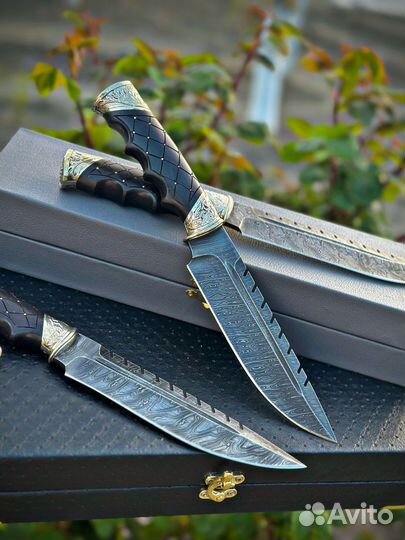 Нож из дамасской стали