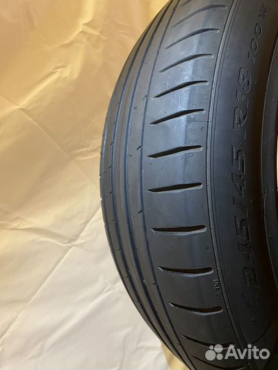 Pirelli P Zero 245/45 R18 100W
