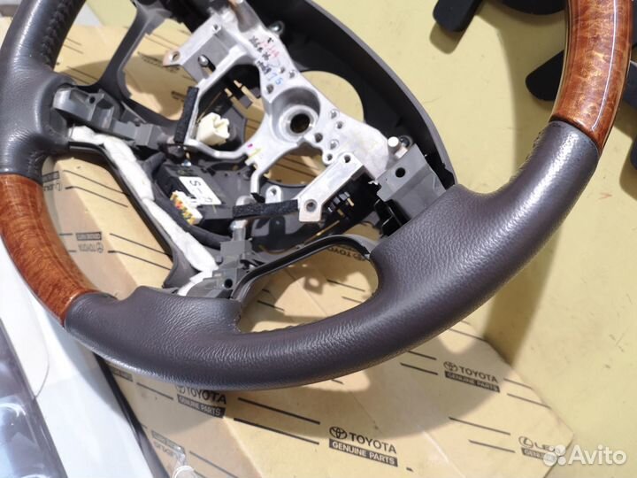 Руль Toyota Land Cruiser 200 оригинал