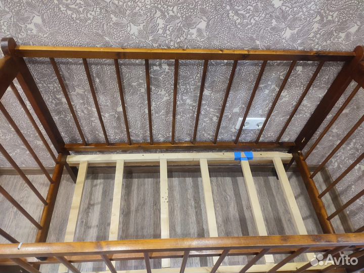 Детская кроватка с матрасом