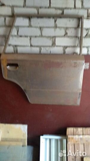 Задняя правая дверь на Авто ваз 2102