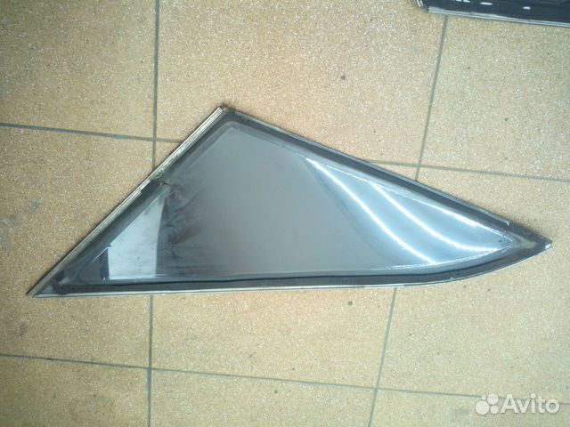 Форточка правая Ауди 80 В3