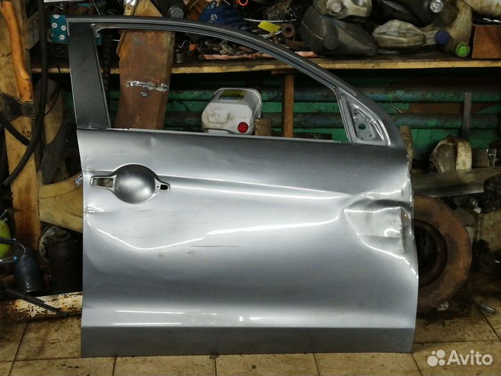 Правая передняя дверь mitsubishi ASX