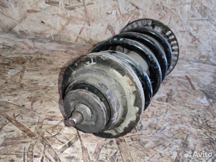 Стойка подвески передняя Volkswagen Transporter T5