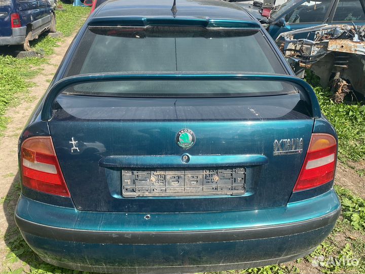 Крышка багажника skoda octavia tour а4 лифтбэк