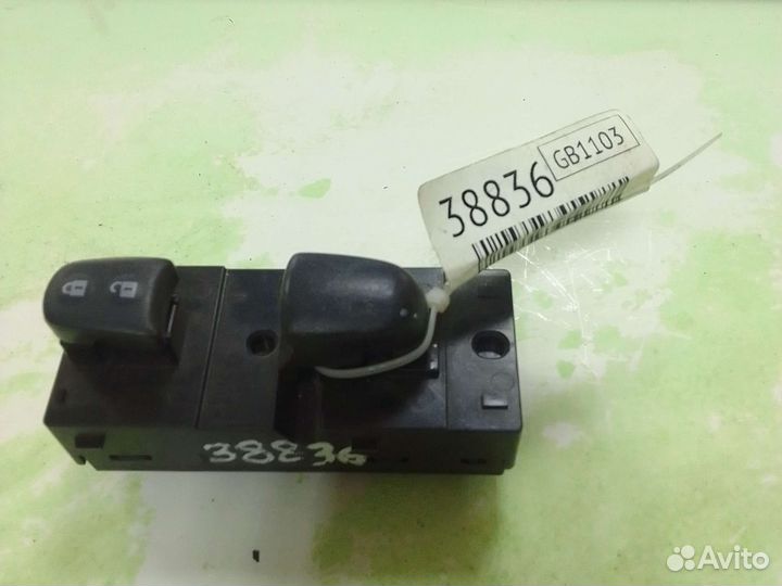 Кнопка стеклоподъемника Nissan Juke F15 SUV K9K 41