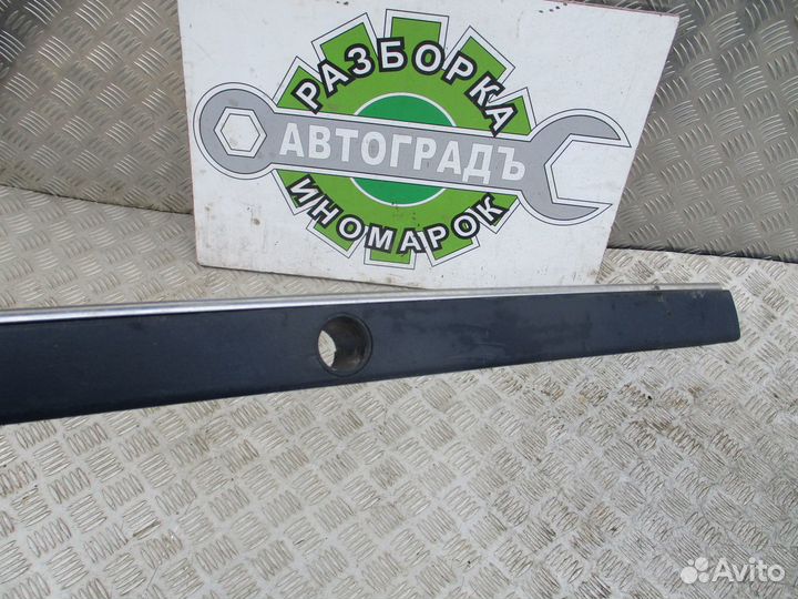 Молдинг заднего бампера центр. BMW E39 седан