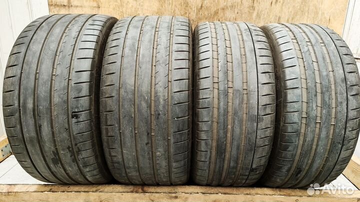 Michelin Pilot Sport 4 S 235/35 R20 и 265/35 R20