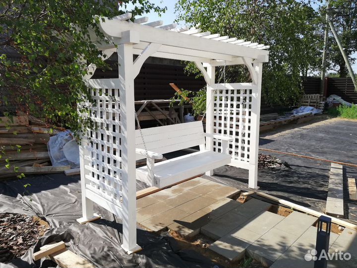 Садовые качели из дерева