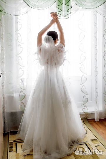 Свадебное платье 42 44 бу