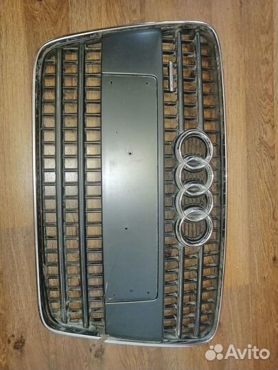 Решетка радиатора Audi Q7 4L