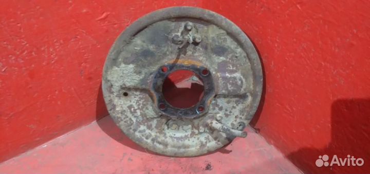 Ваз 2107 кожух тормозного барабана левый Нива