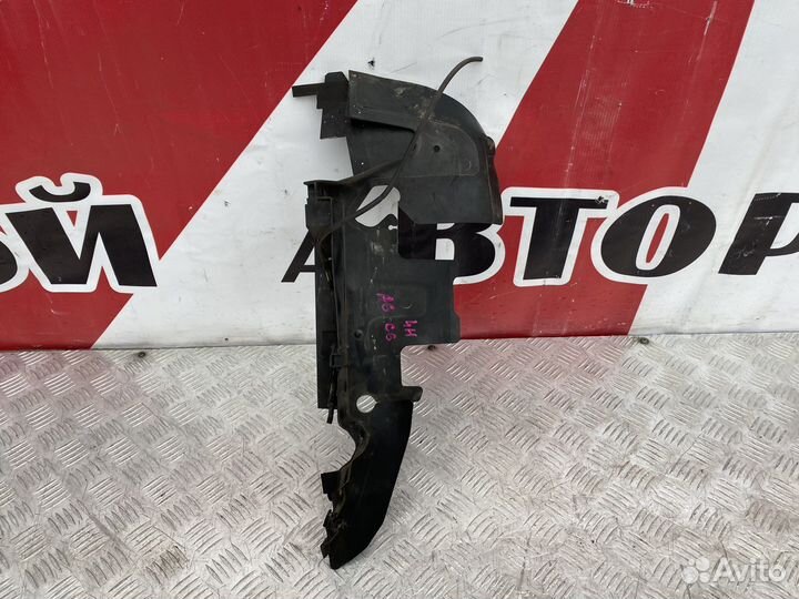 Воздухозаборник радиатора левый Audi A6 C6