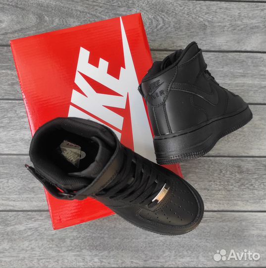 Кожаные кроссовки Nike air force 1