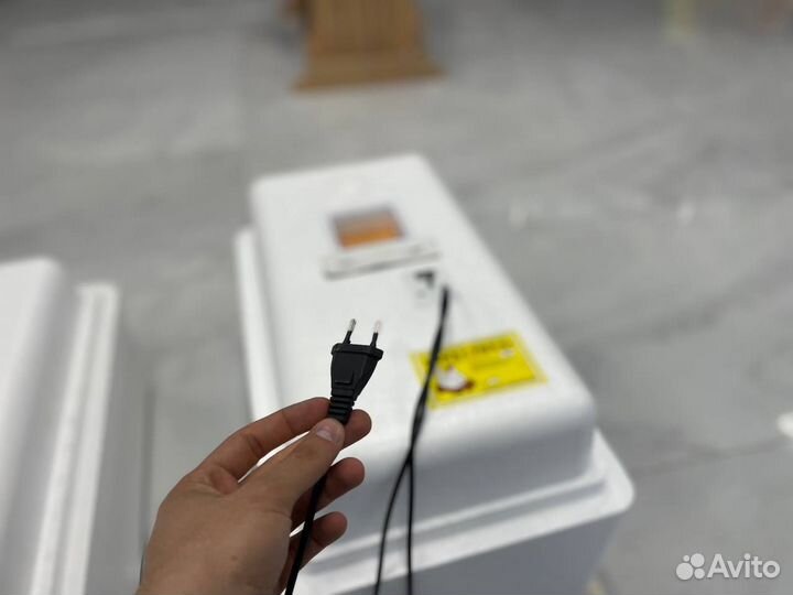 Инкубатор Несушка на 36 яиц