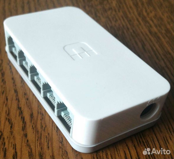 Коммутатор D-link DES-1005C