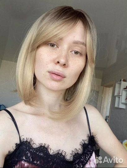 Парик каре блонд с удлиненной челкой