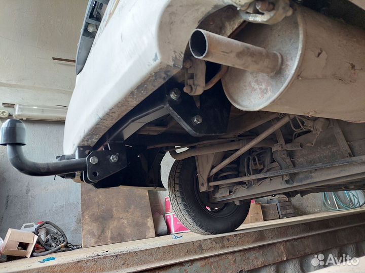 Фаркоп на Ниссан ад 1999-2008 г