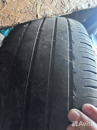 Michelin Latitude Tour HP 215/70 R16