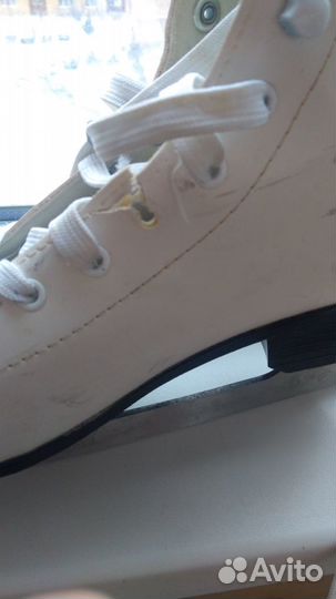 Продам Фигурные коньки размер 36