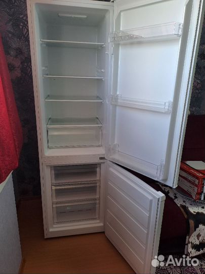 Холодильник Dexp TF275D