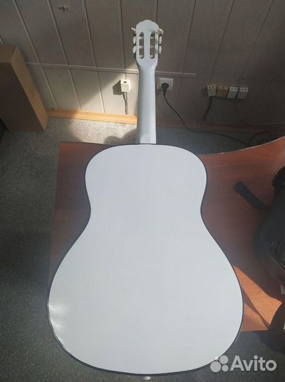 Классическая гитара Belucci BC3805 белая