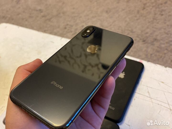 Телефон iPhone X