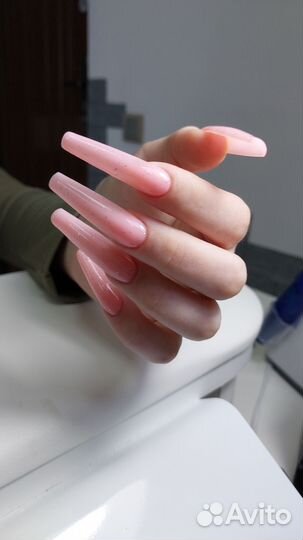 Модель на маникюр