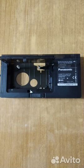 Адаптер для видеокассет и видеокассета Panasonic