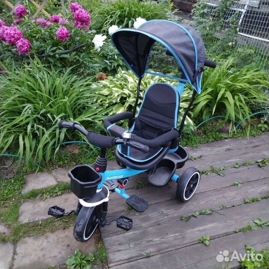 Детский велосипед с ручкой