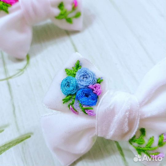 Бантики для малышек с вышивкой